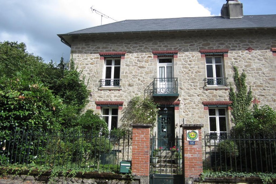 French Property for Sale House (near PEYRAT LE CHATEAU) in HauteVienne, Limousin