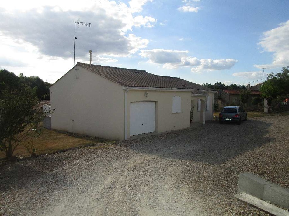 French Property for Sale House (near BOURG CHARENTE) in Charente
