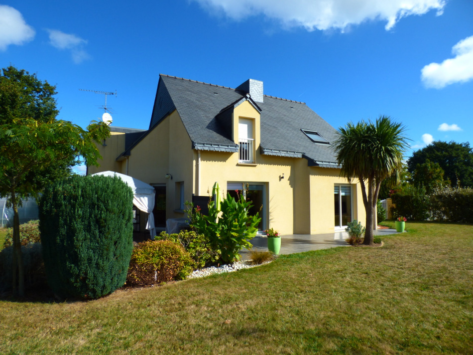 French Property for Sale House (near PLEUCADEUC) in Morbihan, Brittany