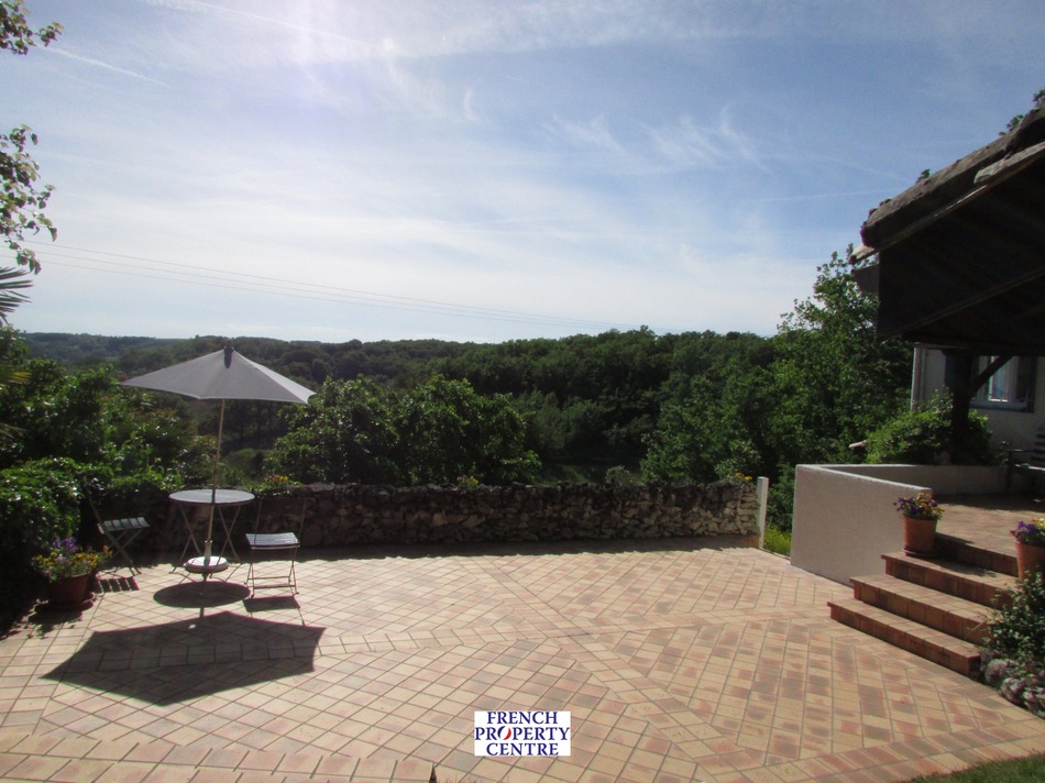 French Property for Sale House (near BOURG DE VISA) in