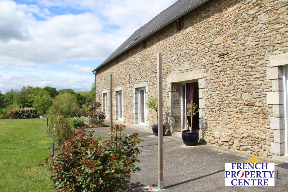French Property for Sale House (near MAYENNE) in Mayenne, Loire