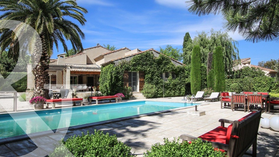 French Property for Sale House (near Paradou) in BouchesduRhône, Provence