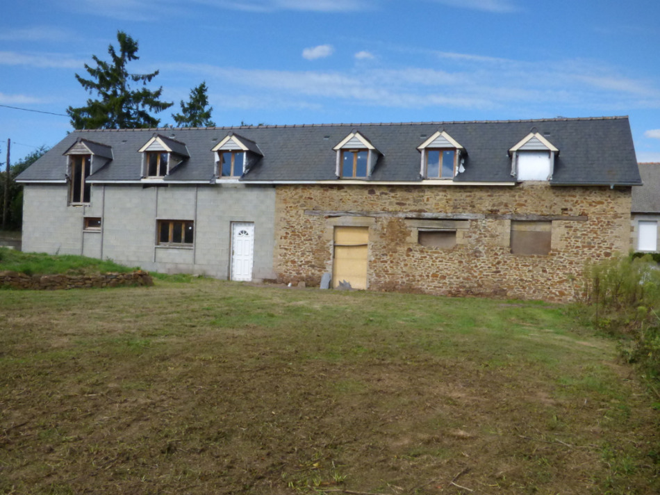 French Property for Sale House (near ST MALO DES TROIS FONTAINES) in