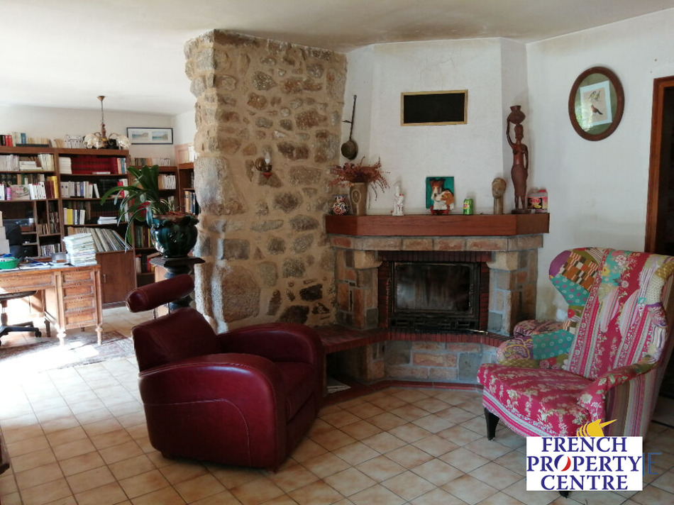 French Property for Sale House (near JUBLAINS) in Mayenne, Loire