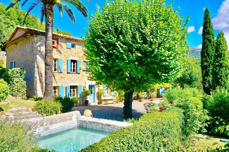 French Property for Sale House (near Cabris) in AlpesMaritimes, Côte