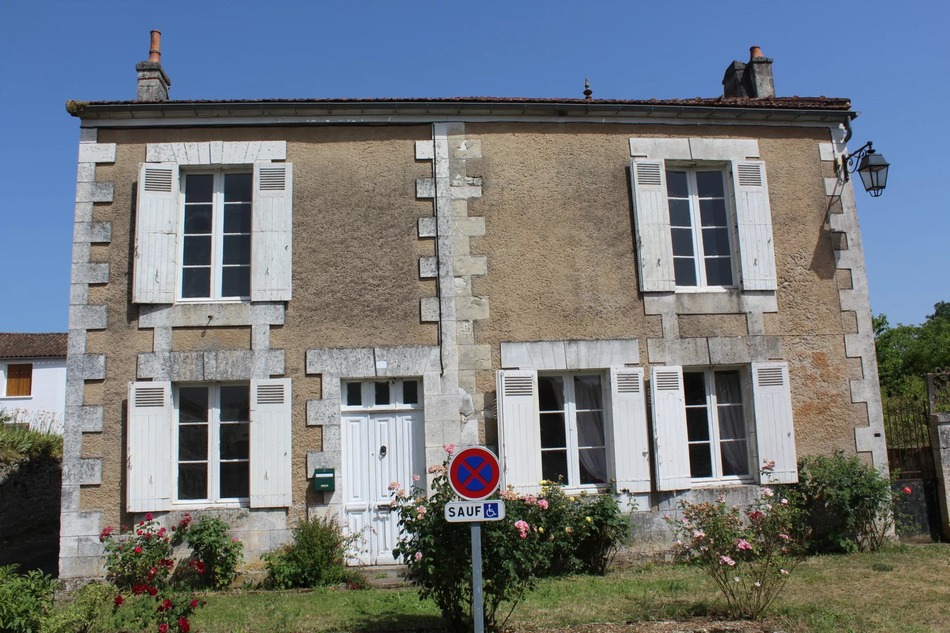 French Property for Sale Property (near La RochebeaucourtetArgentine) in Dordogne, Aquitaine