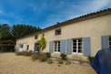 5 Bed. Property, Near Beauvais-sur-Matha in Charente-Maritime