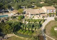 19 Bed. Property, Near GORDES in Vaucluse