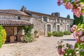 6 Bed. Property, Near Saint-Antoine-de-Breuilh in Dordogne